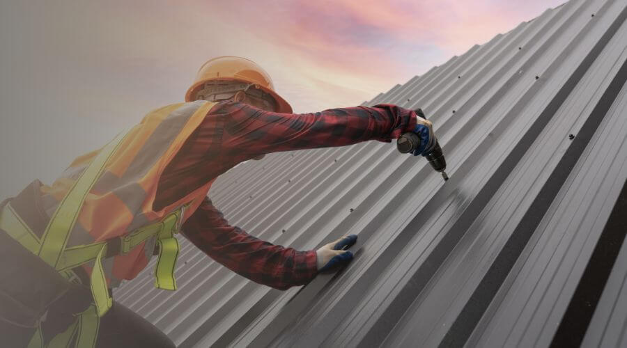 Professional gutter cleaning in Jewett City, CT